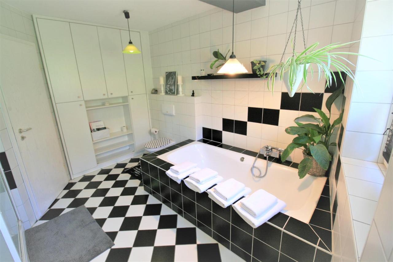 Zentrale Ferienwohnung „Treibholz“ Im Sonnenblumenhaus Flensburg Bagian luar foto