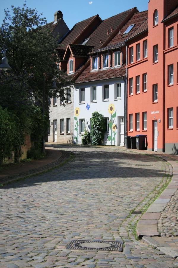 Zentrale Ferienwohnung „Treibholz“ Im Sonnenblumenhaus Flensburg Bagian luar foto